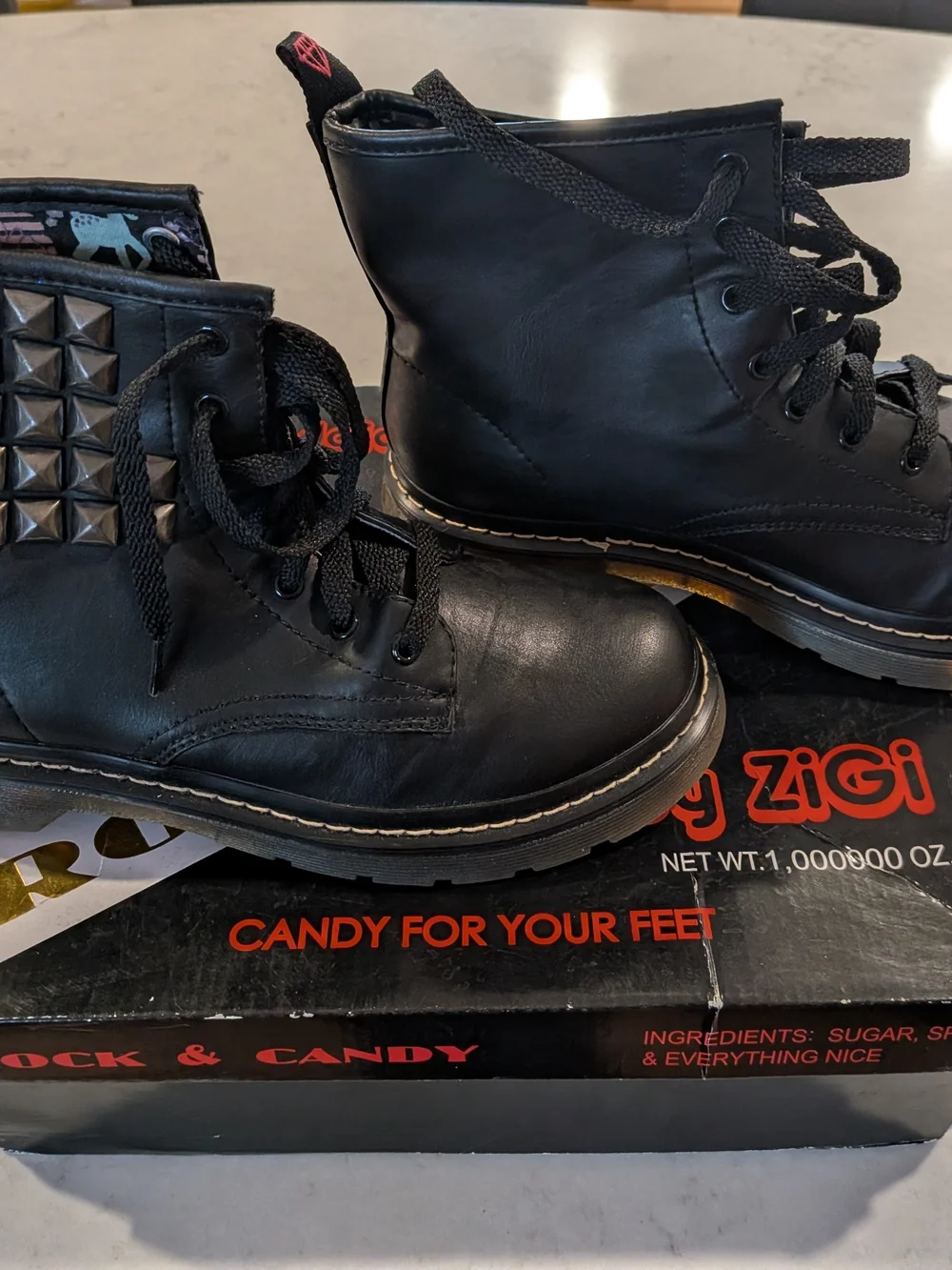 Black Synthetic Leather -Up Combat Boots - Unisex Size 9 M